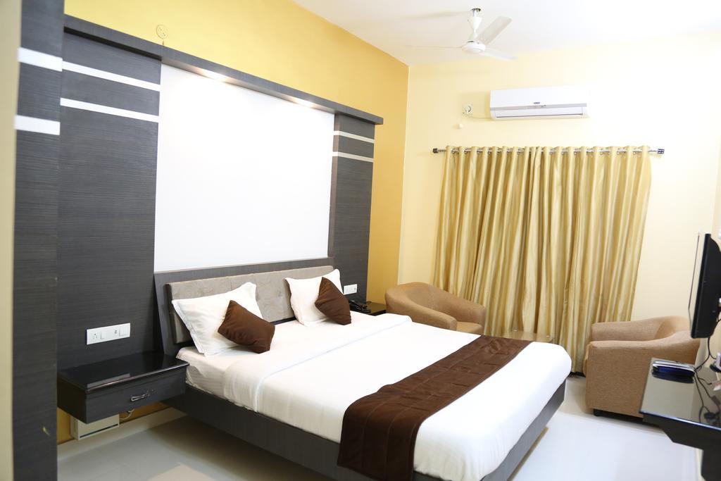 Aparthotel Pine Tree Kanchipuram Exterior foto